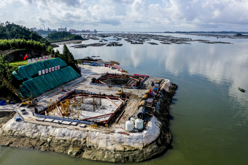 Photo aérienne du chantier du pont Longmen