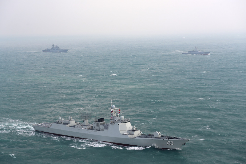 Des navires de guerre chinois et russes participent aux exercices navals conjoints Joint Sea 2022