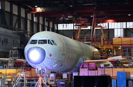 (miniature) Le premier A321 produit par l'usine Final Assembly Line Asia (FALA) d'Airbus à Tianjin