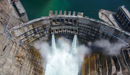 (miniature) Une photo aérienne prise le 10 juin 2021 de la centrale hydroélectrique Baihetan