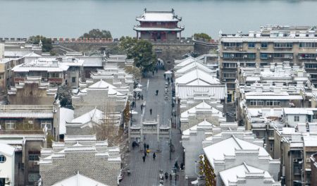 (miniature) La ville ancienne de Xiangyang enneigée