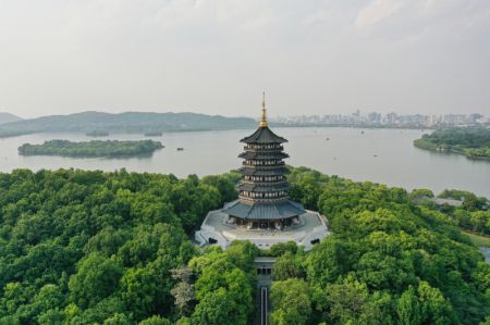 (miniature) La pagode de Leifeng dans le site pittoresque du lac de l'Ouest