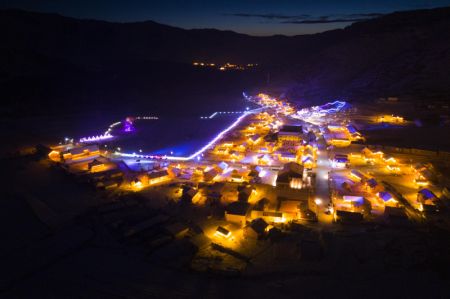 (miniature) Photo aérienne du village de Talat