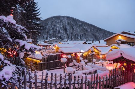 (miniature) Vue du site pittoresque du Bourg de neige