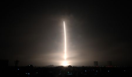 (miniature) Une fusée porteuse Longue Marche-7A Y2 décolle du centre de lancement spatial de Wenchang