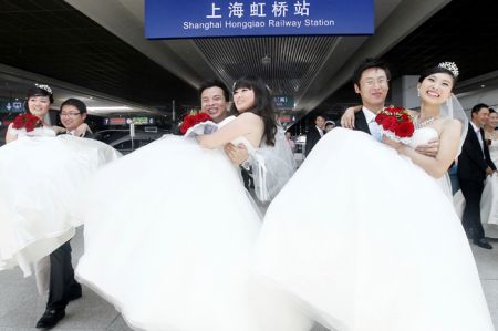 (miniature) Photos : mariage groupé dans le nouveau TGV Pékin-Shanghai