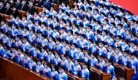 (miniature) Un rassemblement pour honorer les personnes qui ont apporté des contributions extraordinaires aux Jeux olympiques d'hiver de Beijing 2022 et aux Jeux paralympiques d'hiver de Beijing 2022 se tient au Grand Palais du Peuple