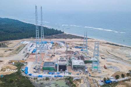 (miniature) Construction de la rampe de lancement numéro 2 du site de lancement d'engins spatiaux commerciaux de Hainan