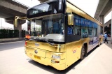Un bus en or en circulation