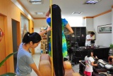 Elle met aux enchres ses cheveux de 2m de long pour une oeuvre caritative