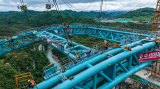 Photos : Un pont en construction dans le sud-ouest de la Chine