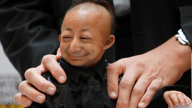 He Pingping, homme le plus petit du monde