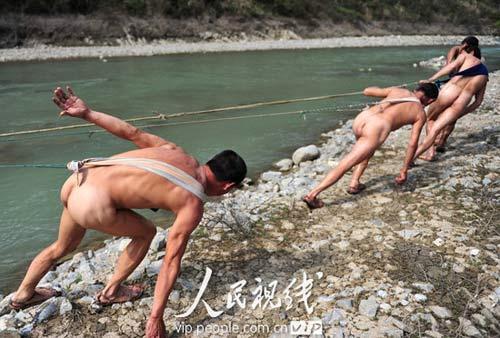 hommes nus