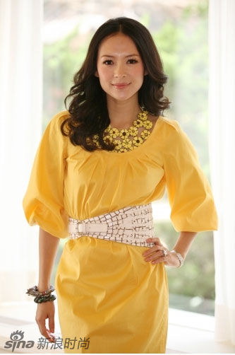 Zhang Ziyi en robe jaune