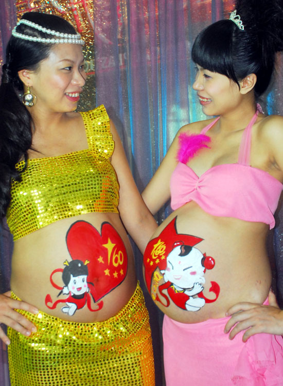 ventres de femmes enceintes