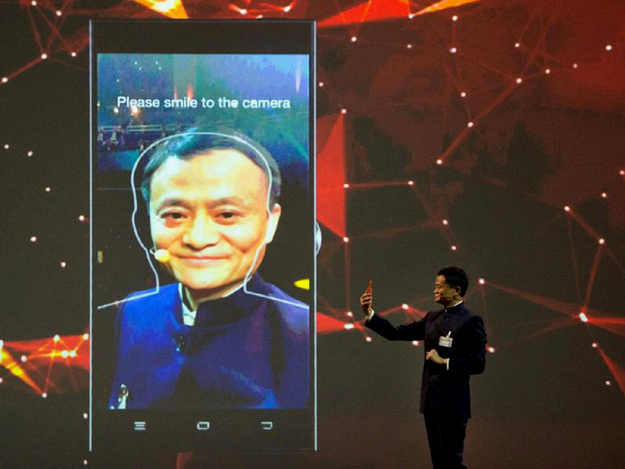 paiement par reconnaissance faciale / jack Ma