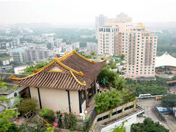 temple dans le ciel