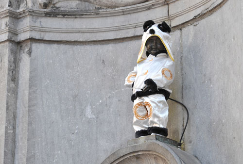 Manneken Pis en panda