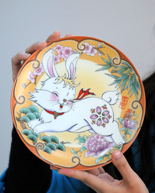 Assiette en porcelaine chinoise représentant un lapin