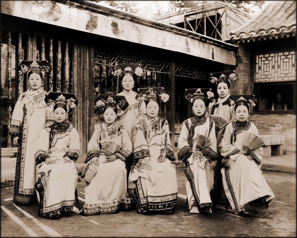 Femmes Mandchous (1910 à 1925, Frank & Frances Carpenter)