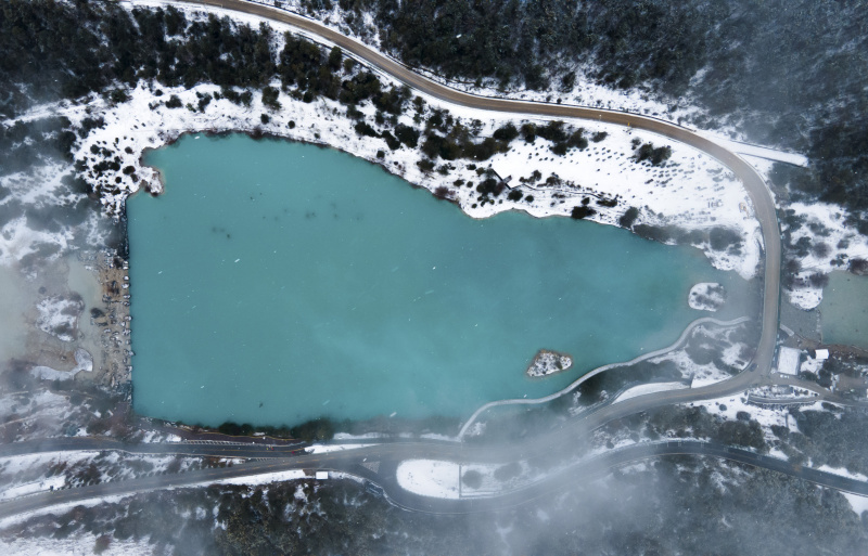 Photo aérienne du paysage hivernal de la vallée de Lanyue (Lune bleue)