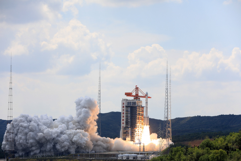 Une version modifiée de la fusée porteuse Longue Marche-6 portant le satellite Yaogan-40 décolle depuis le centre de lancement de satellites de Taiyuan