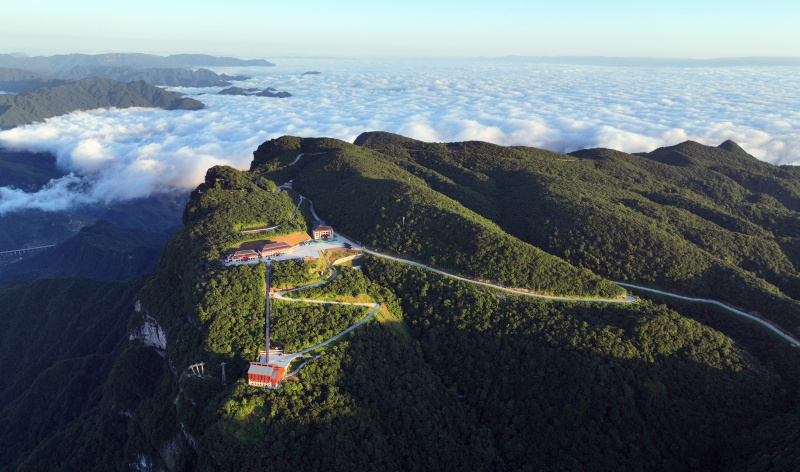 Photo aérienne du paysage de la zone touristique de Longtoushan à Hanzhong