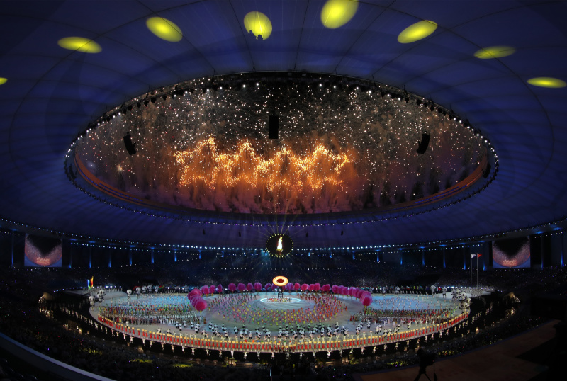 Des feux d'artifice lors de la cérémonie d'ouverture de la 31e édition estivale des Jeux mondiaux universitaires de la FISU