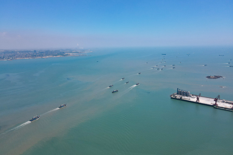 Photo aérienne de bateaux de pêche dans la baie de Quanzhou