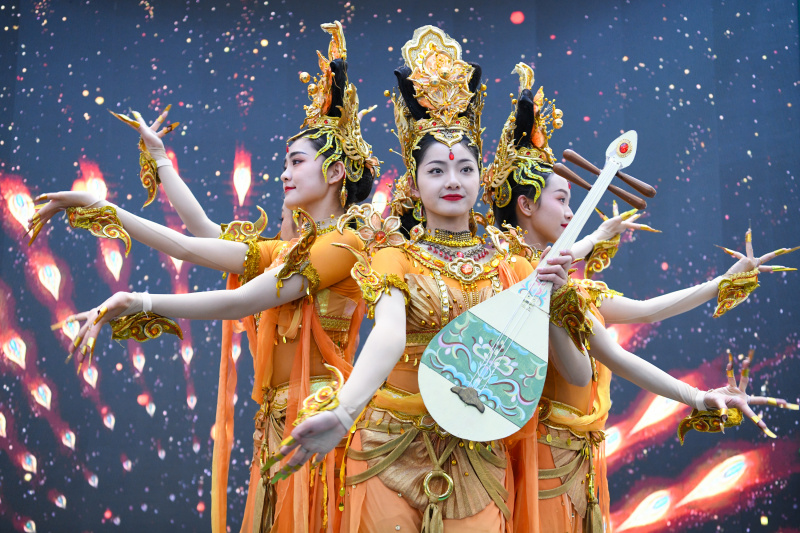Un spectacle de danse présenté lors de la 19e Foire internationale des industries culturelles de Chine (Shenzhen)