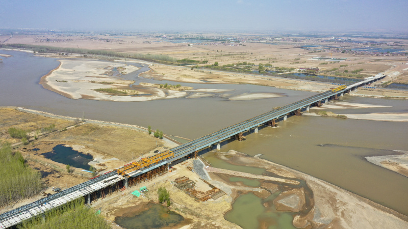 Photo aérienne du pont Zhenluo traversant le fleuve Jaune