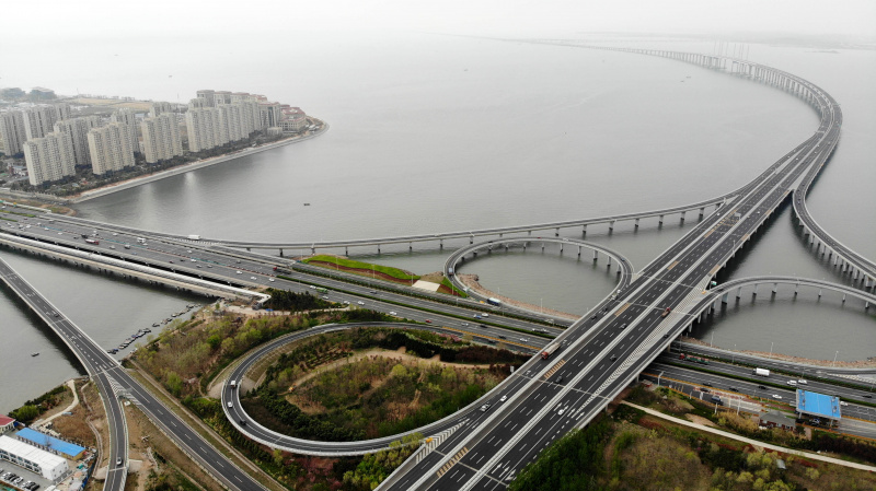 Photo aérienne du pont de la baie de Jiaozhou