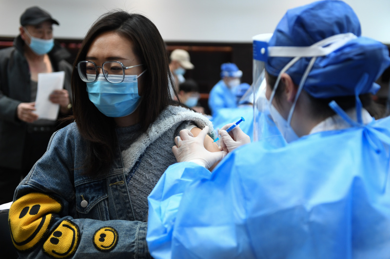 Une employée à Wangfujing