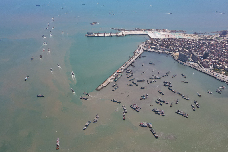 Photo aérienne de bateaux de pêche dans la baie de Quanzhou