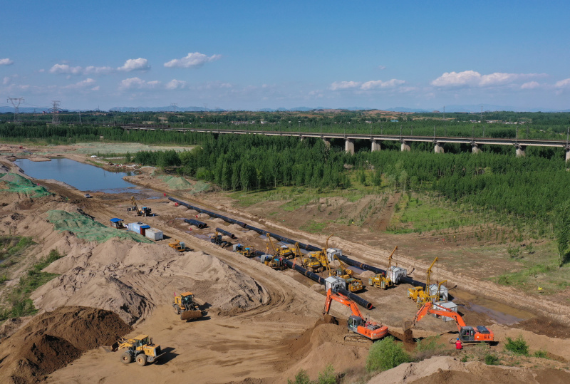 Photo aérienne du chantier de la section Changling-Yongqing du gazoduc de la route orientale Chine-Russie dans le bourg de Youzha de la ville de Luanzhou
