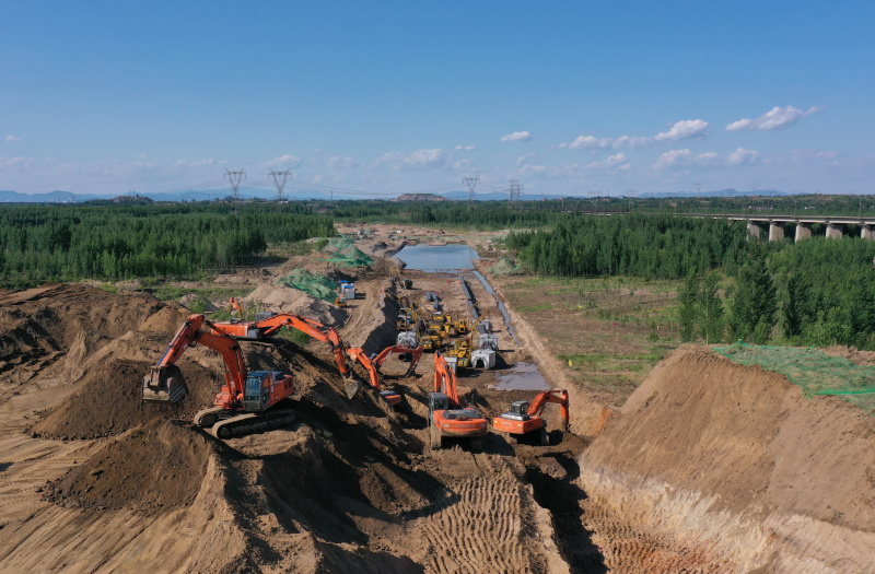 Photo aérienne du chantier de la section Changling-Yongqing du gazoduc de la route orientale Chine-Russie dans le bourg de Youzha de la ville de Luanzhou