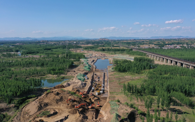 Photo aérienne du chantier de la section Changling-Yongqing du gazoduc de la route orientale Chine-Russie dans le bourg de Youzha de la ville de Luanzhou