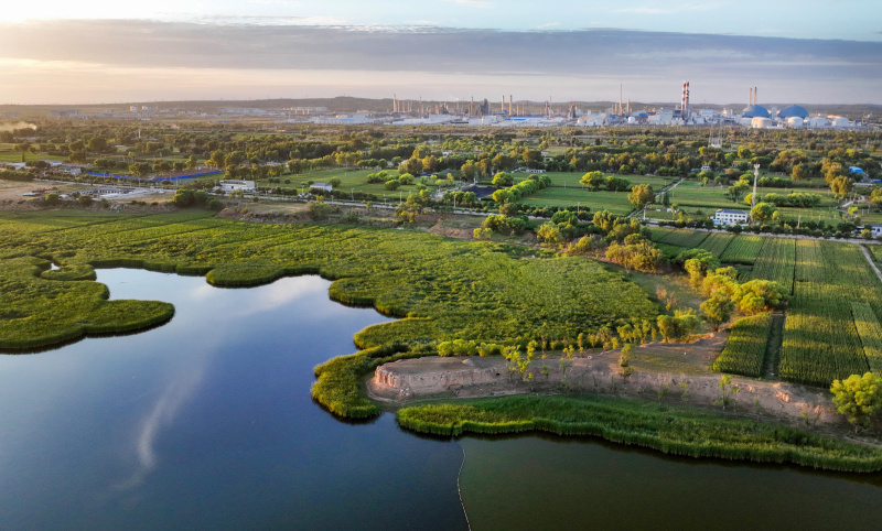 Photo aérienne de la rivière Luhe du district de Jingbian