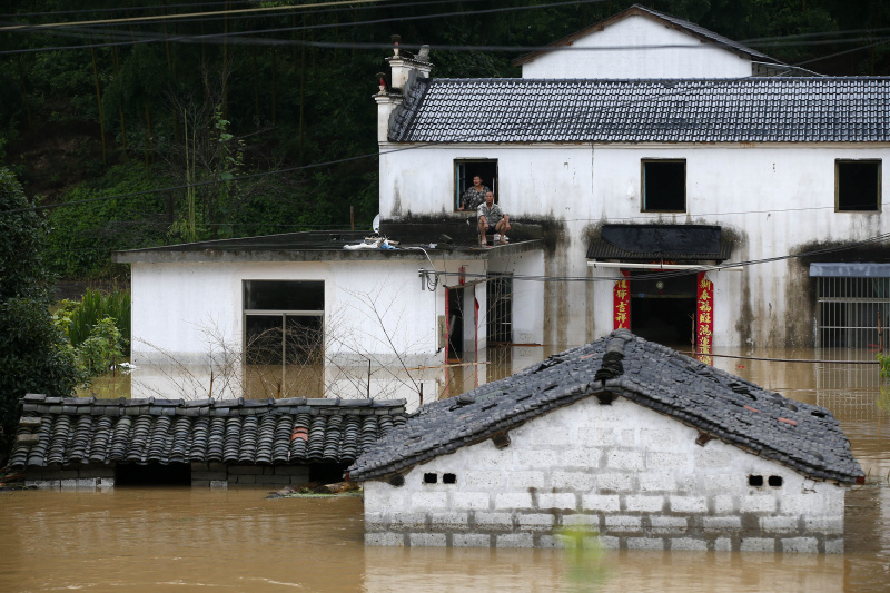 Le village de Baiguoshu inondé