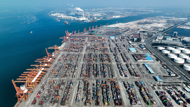 Photo aérienne du terminal à conteneurs du port de Qinzhou