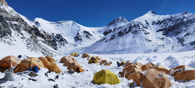 Photo du camp avancé à une altitude de 6