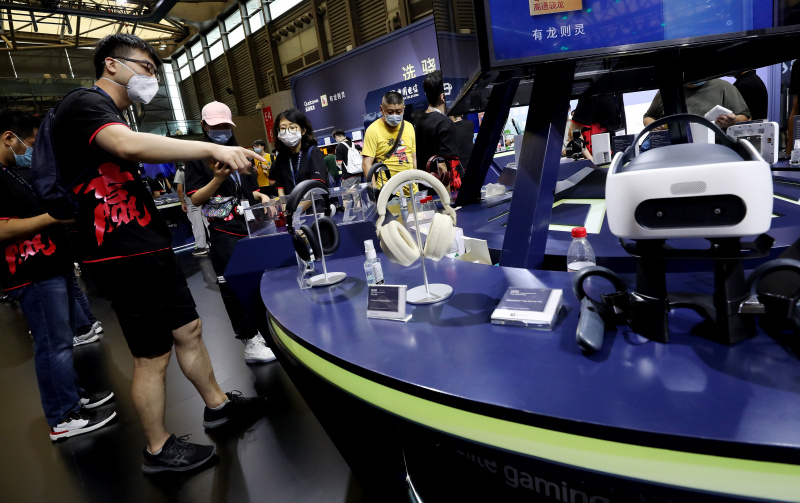 Des gens visitent ChinaJoy 2020 à Shanghai