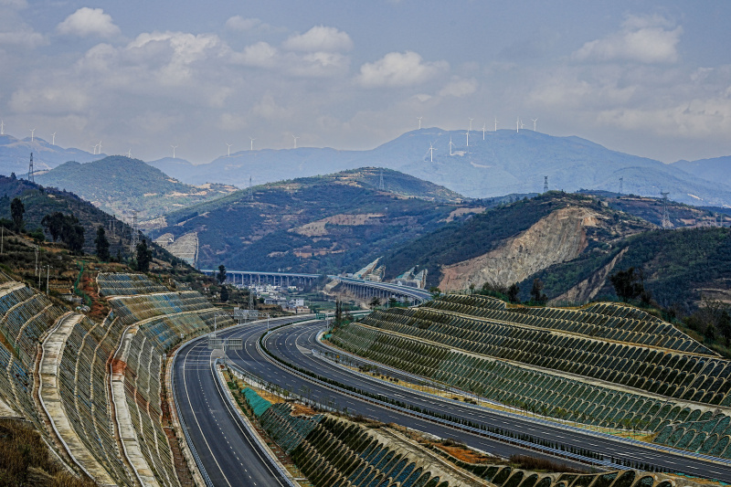 Vue de la nouvelle autoroute Chuxiong-Dali dans la province chinoise du Yunnan (sud-ouest)