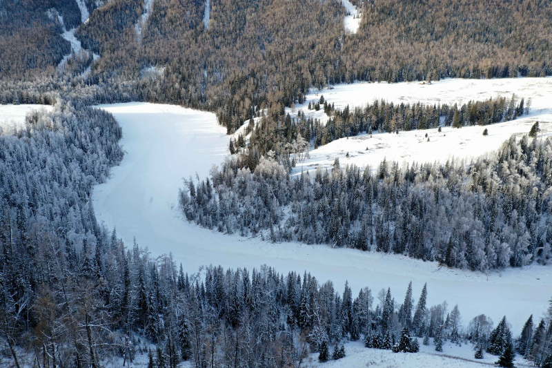 Paysage enneigé du site touristique de Kanas