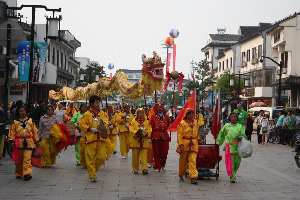 Danse du Dragon à Zhouzhuang