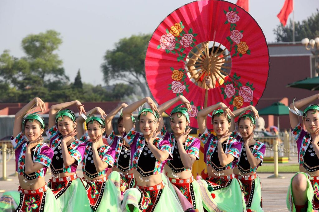 Danse traditionnelle chinoise sur la place Tian'anmen