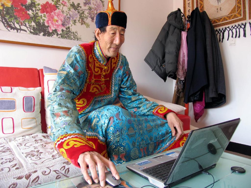 Homme le plus grand du monde