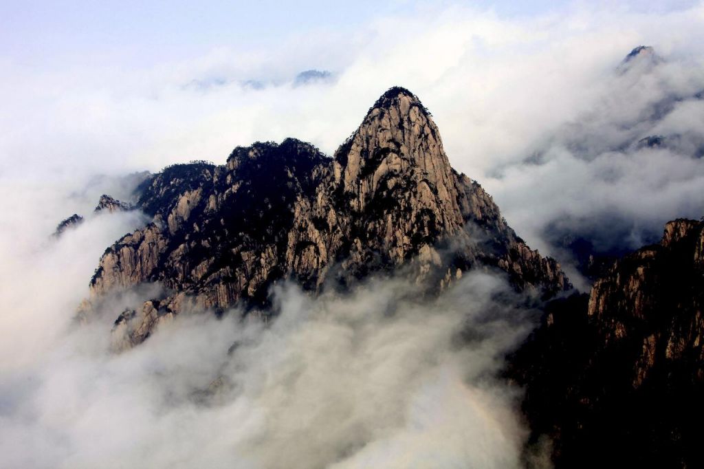 Huangshan dans les nuages