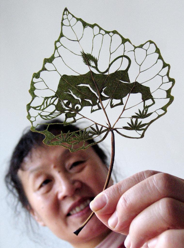 Sculpture sur feuille