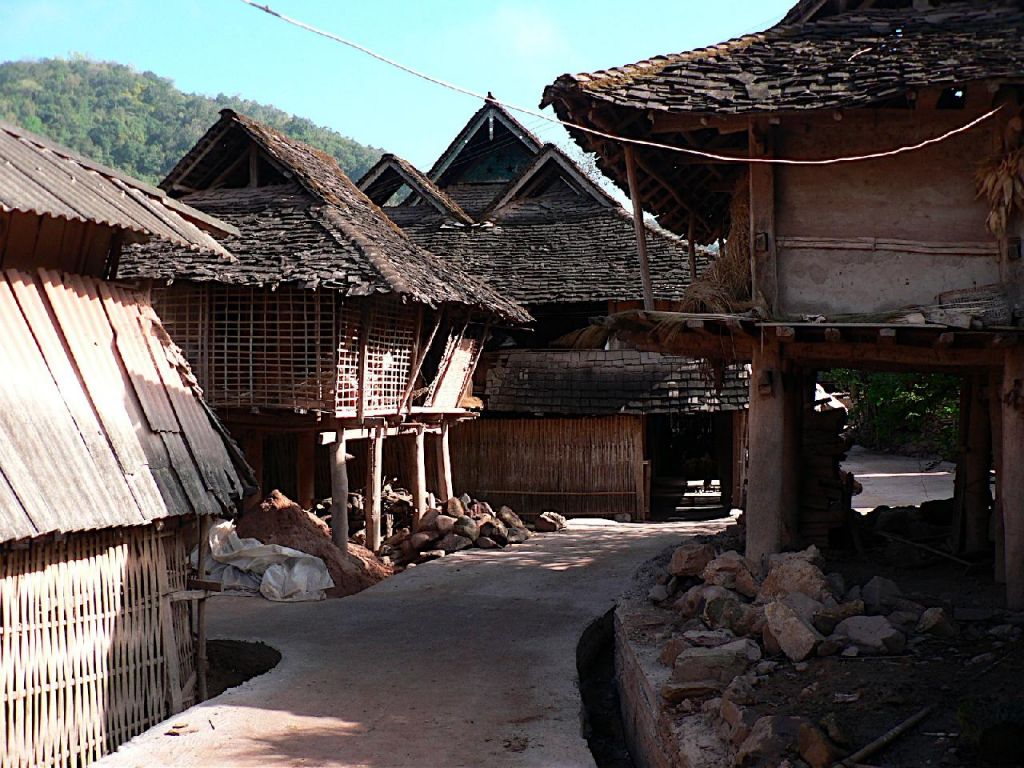 A l'Intérieur d'un Village Dai
